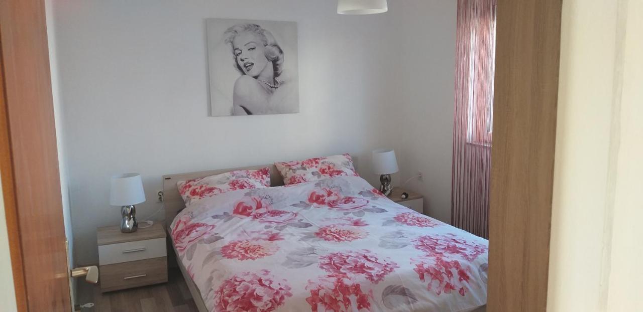 Apartman Zvoncica วรซี ภายนอก รูปภาพ